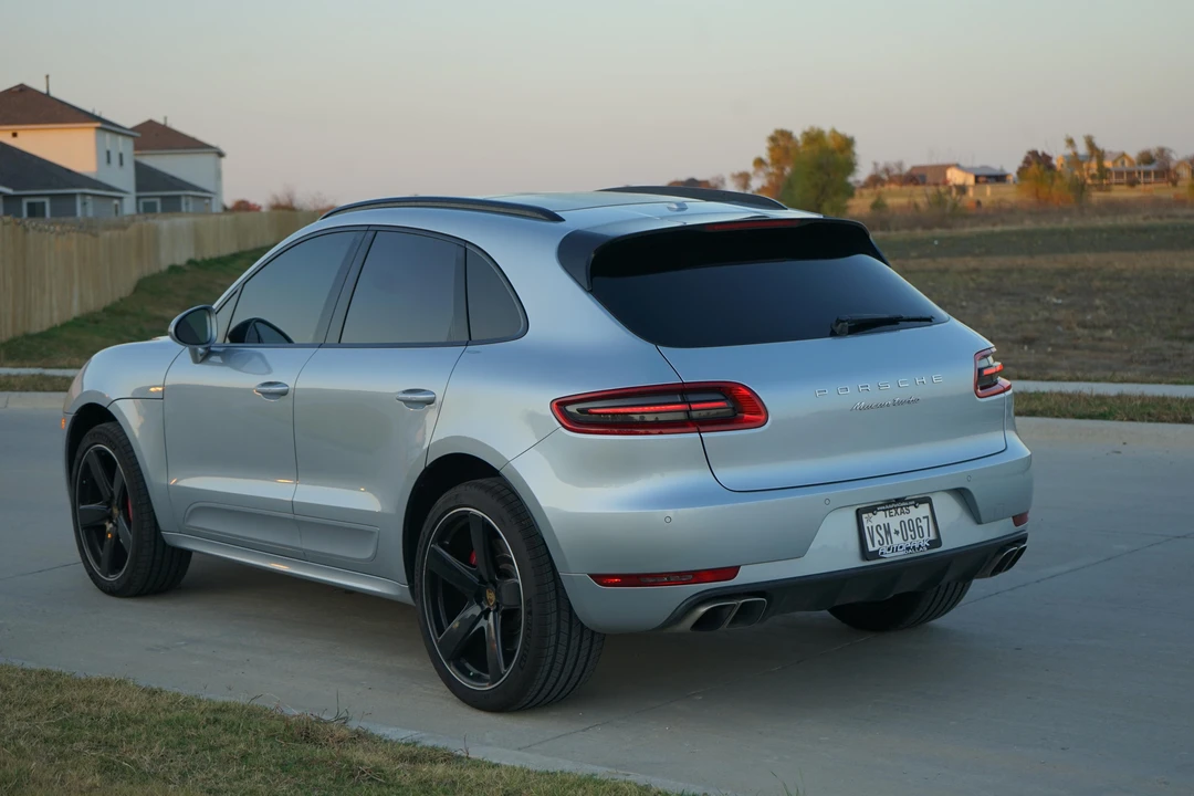 2015 Porsche Macan Turbo - Image 13 of 31
