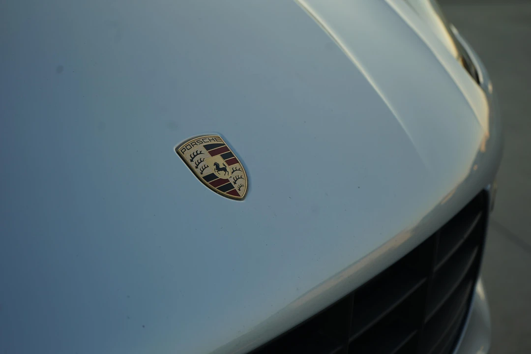 2015 Porsche Macan Turbo - Image 28 of 31