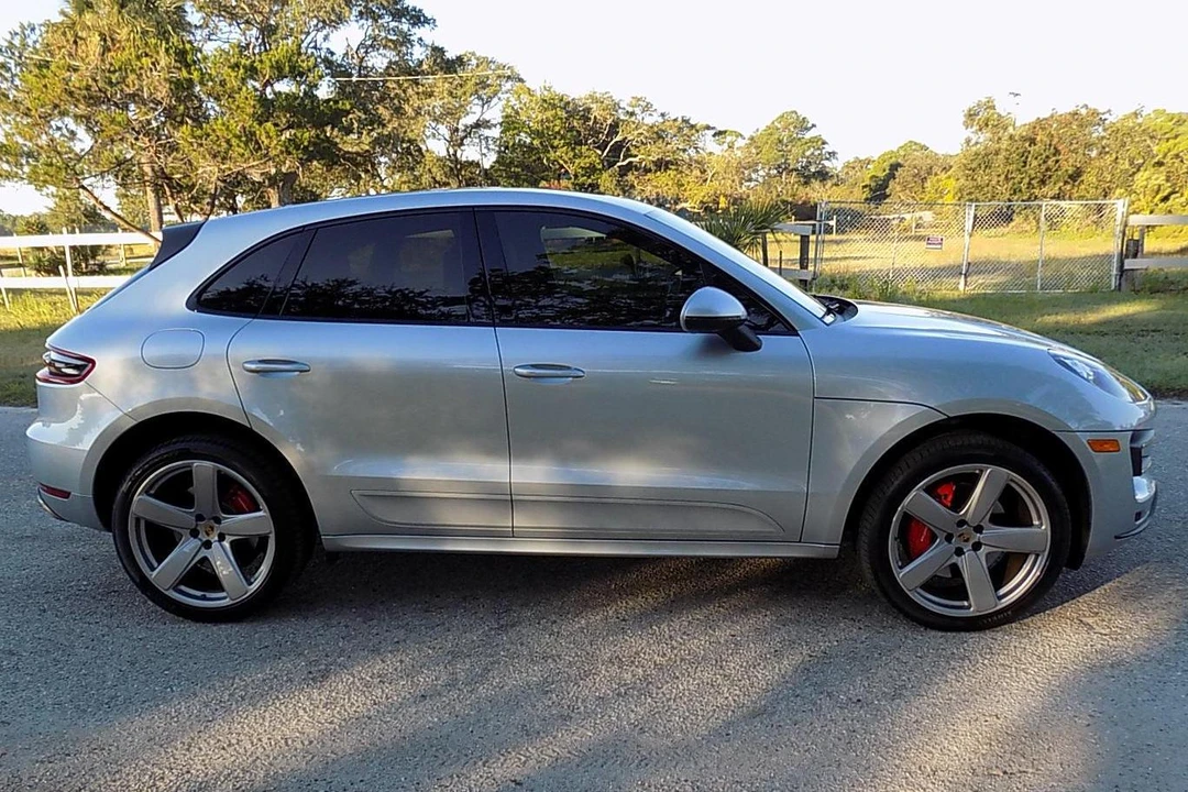 2015 Porsche Macan Turbo - Image 3 of 10
