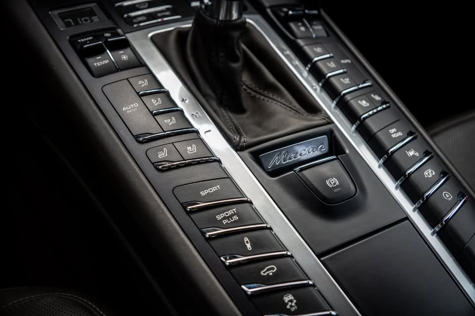 2015 Porsche Macan Turbo - Image 7 of 13