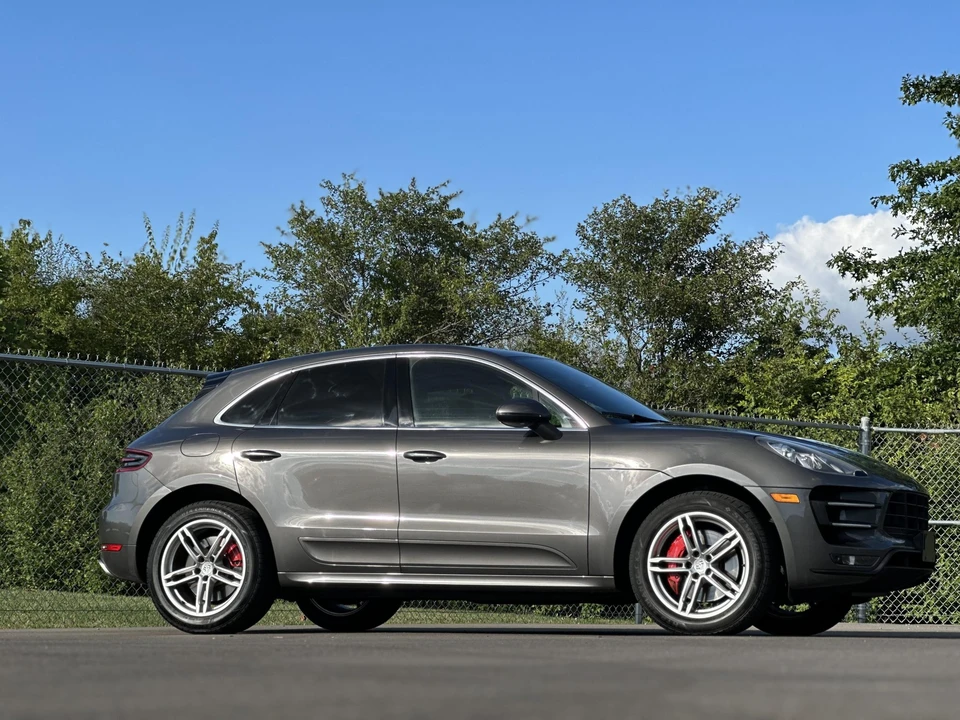 2015 Porsche Macan Turbo - Image 29 of 31
