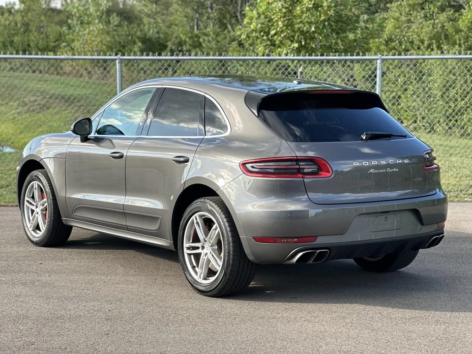 2015 Porsche Macan Turbo - Image 15 of 31