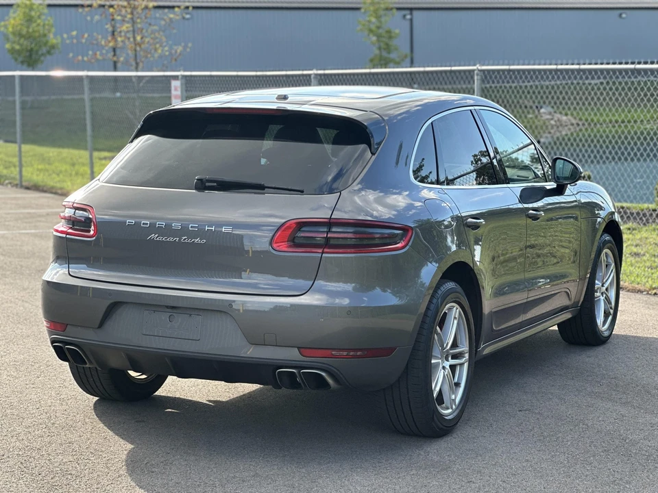 2015 Porsche Macan Turbo - Image 20 of 31