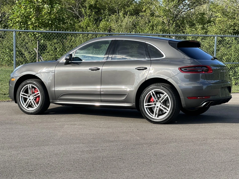 2015 Porsche Macan Turbo - Image 12 of 31