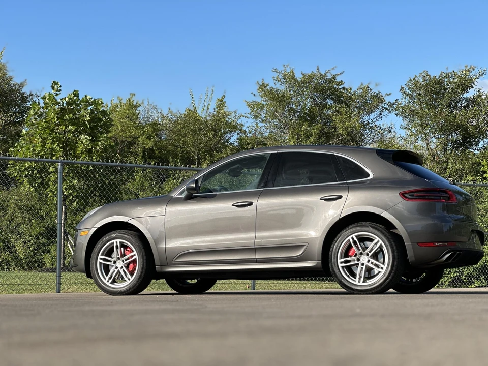 2015 Porsche Macan Turbo - Image 11 of 31