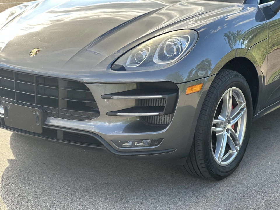 2015 Porsche Macan Turbo - Image 27 of 31
