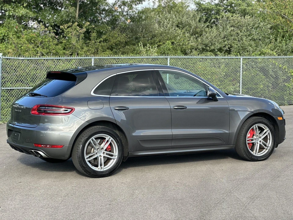 2015 Porsche Macan Turbo - Image 17 of 31