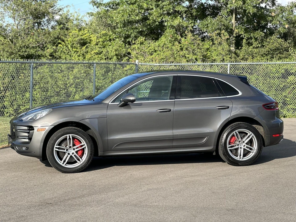 2015 Porsche Macan Turbo - Image 9 of 31