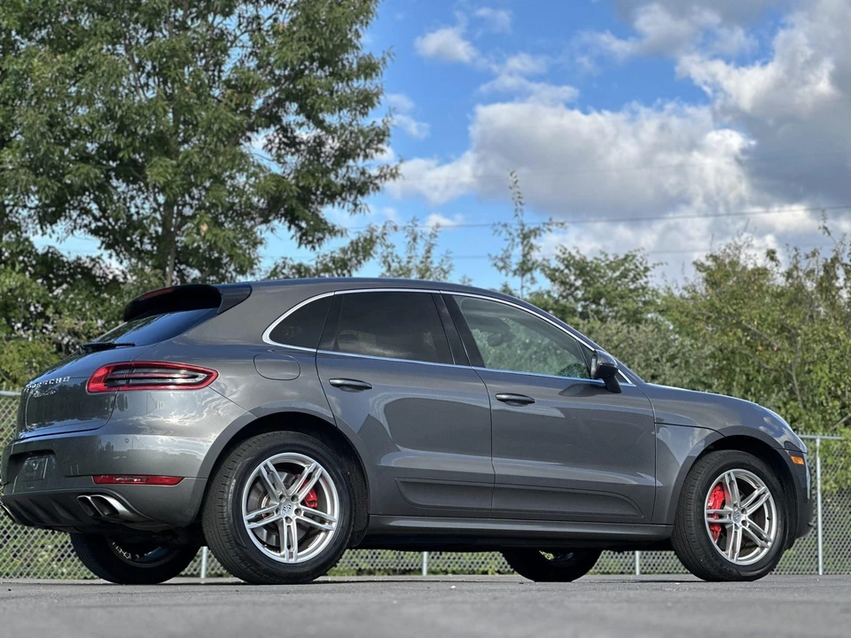 2015 Porsche Macan Turbo - Image 18 of 31