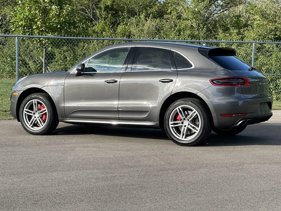 2015 Porsche Macan Turbo - Image 11 of 31