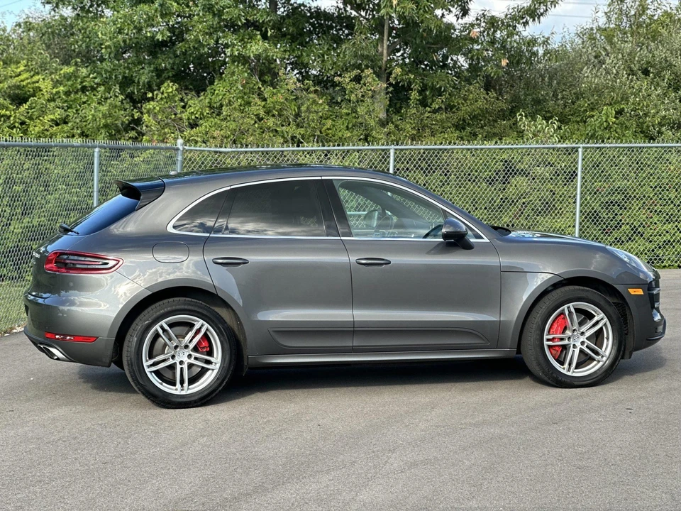 2015 Porsche Macan Turbo - Image 19 of 31