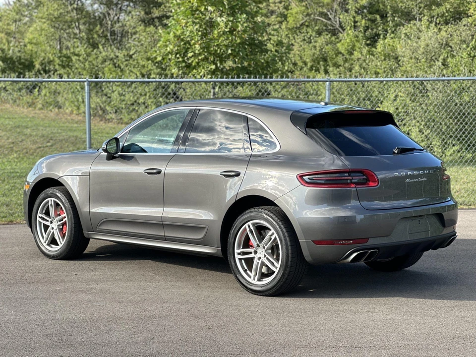 2015 Porsche Macan Turbo - Image 12 of 31