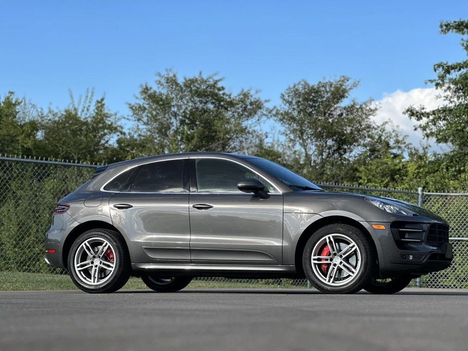 2015 Porsche Macan Turbo - Image 21 of 31