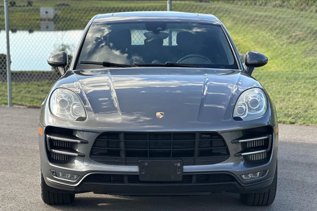 2015 Porsche Macan Turbo - Image 2 of 31