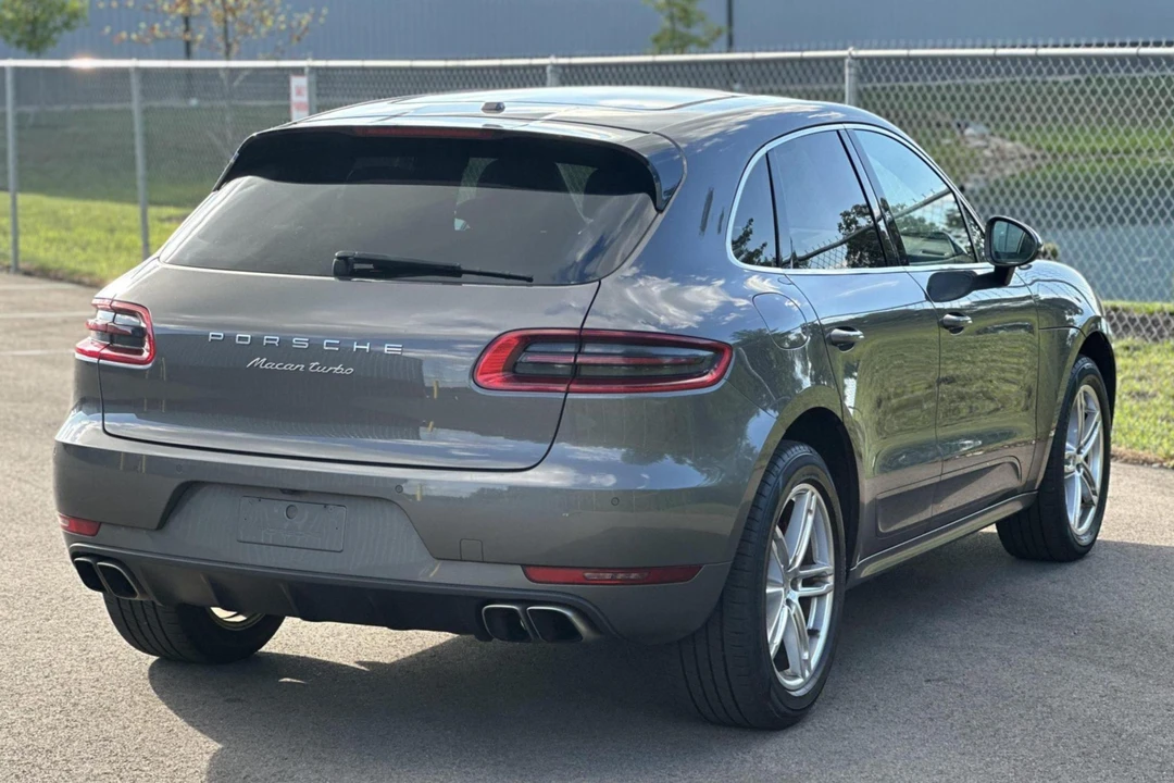 2015 Porsche Macan Turbo - Image 4 of 31