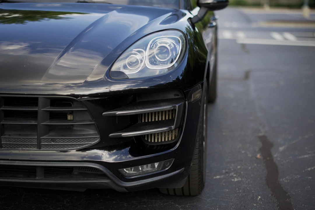 2015 Porsche Macan Turbo - Image 18 of 31