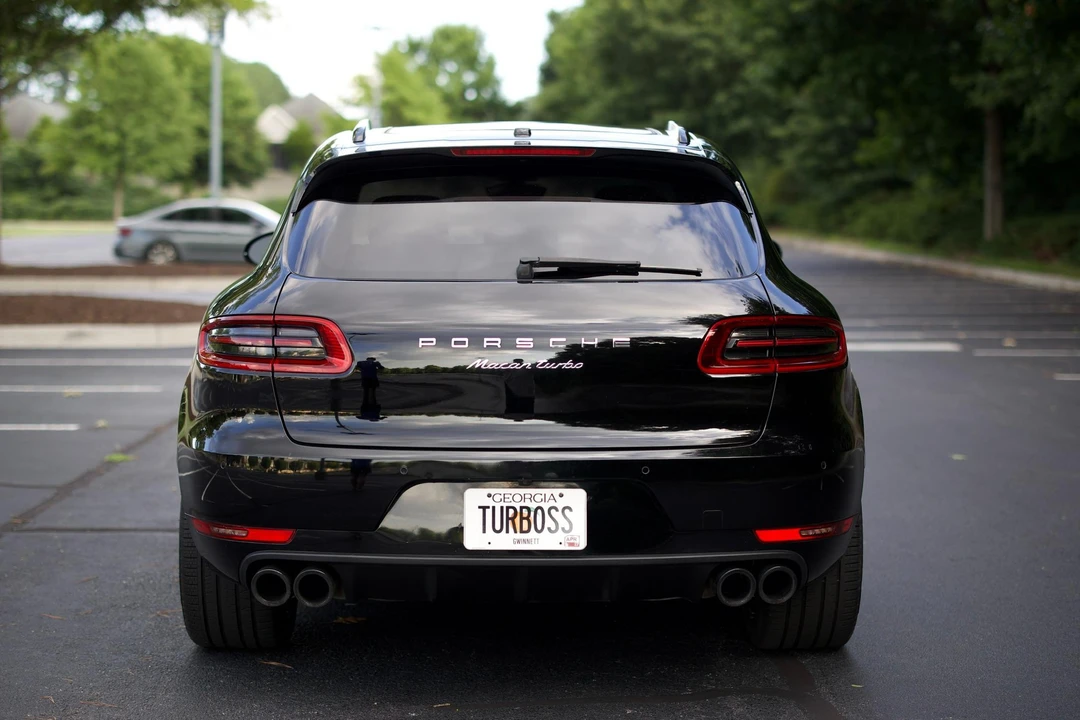 2015 Porsche Macan Turbo - Image 11 of 31