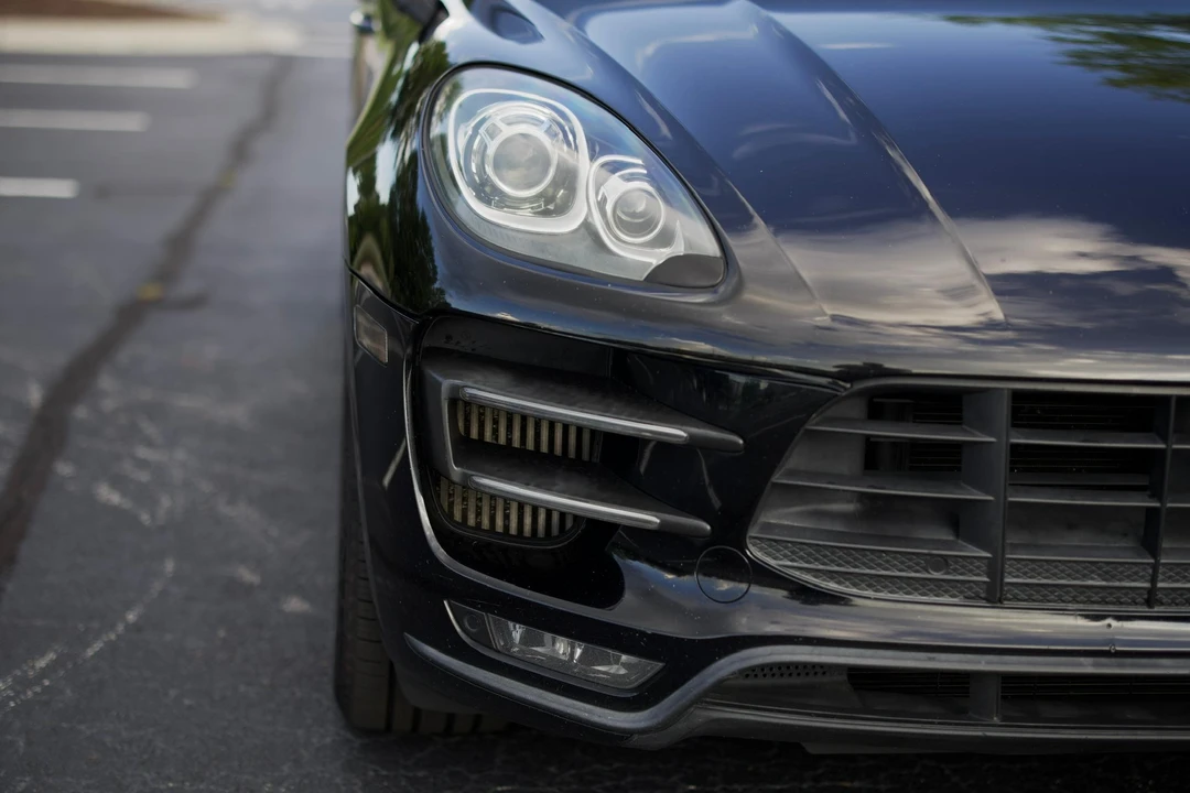 2015 Porsche Macan Turbo - Image 15 of 31