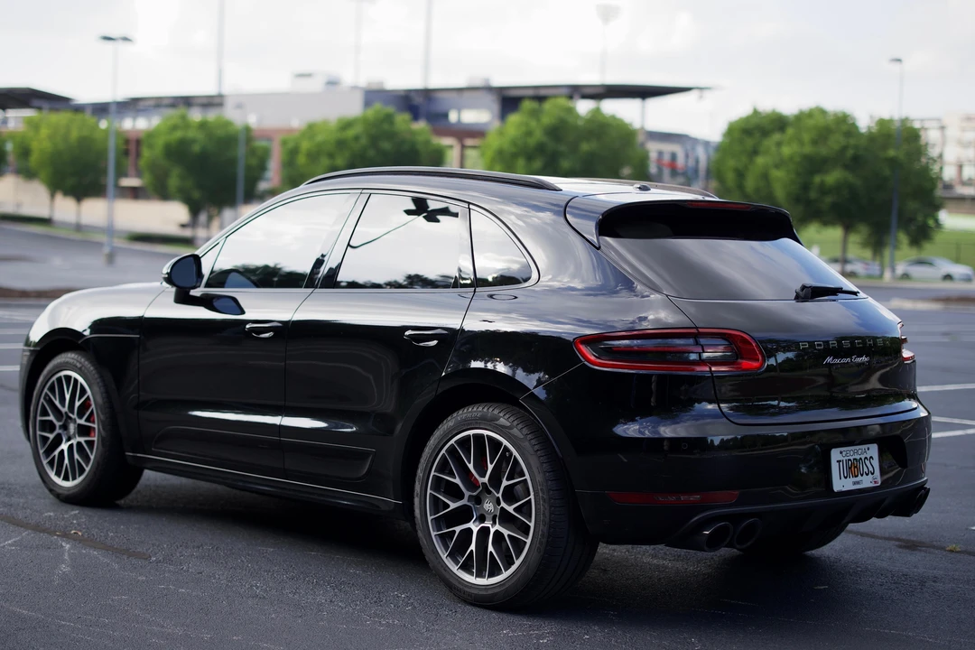 2015 Porsche Macan Turbo - Image 10 of 31