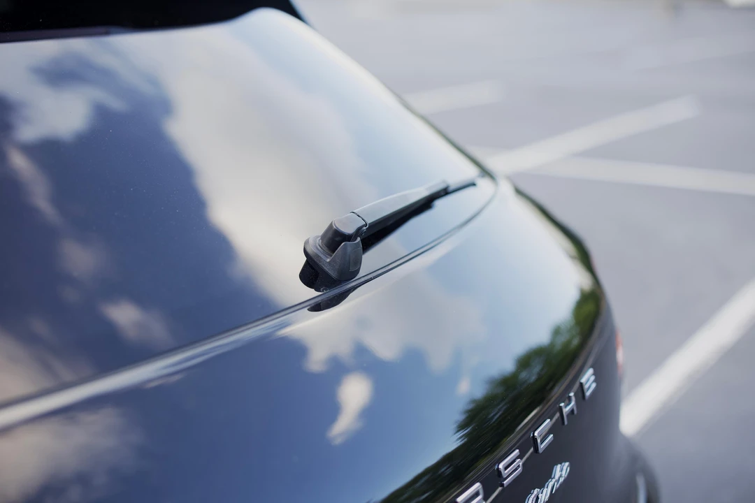 2015 Porsche Macan Turbo - Image 24 of 31