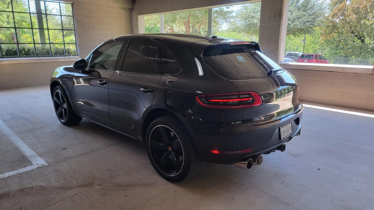 2015 Porsche Macan Turbo - Image 12 of 31