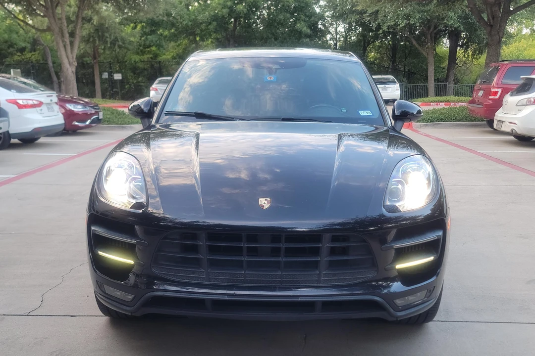 2015 Porsche Macan Turbo - Image 2 of 31