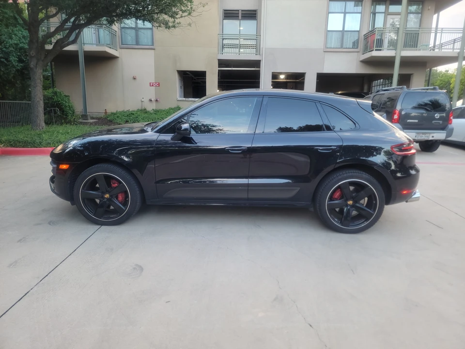 2015 Porsche Macan Turbo - Image 9 of 31