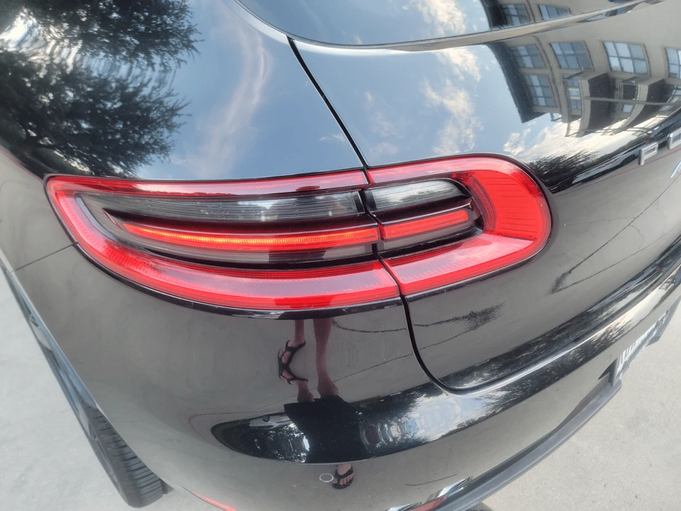 2015 Porsche Macan Turbo - Image 30 of 31
