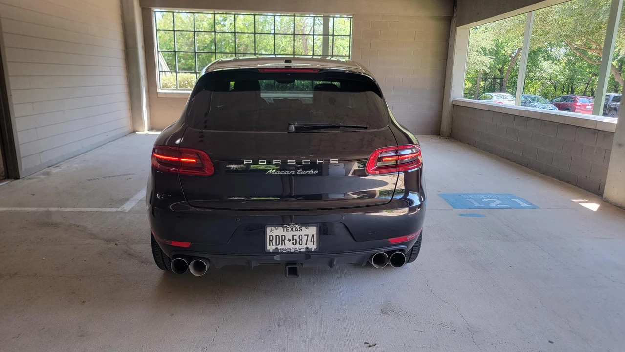2015 Porsche Macan Turbo - Image 13 of 31