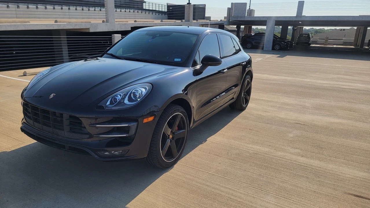 2015 Porsche Macan Turbo - Image 13 of 31
