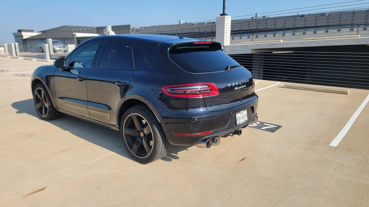 2015 Porsche Macan Turbo - Image 15 of 31