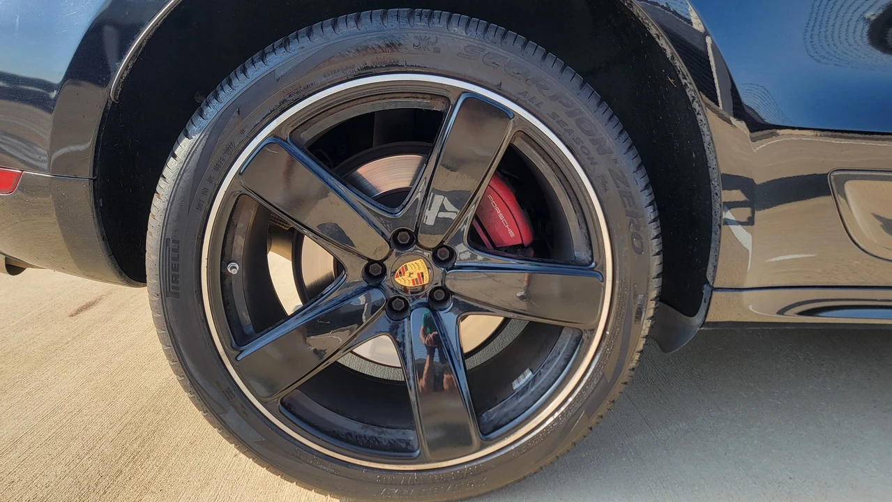 2015 Porsche Macan Turbo - Image 18 of 31