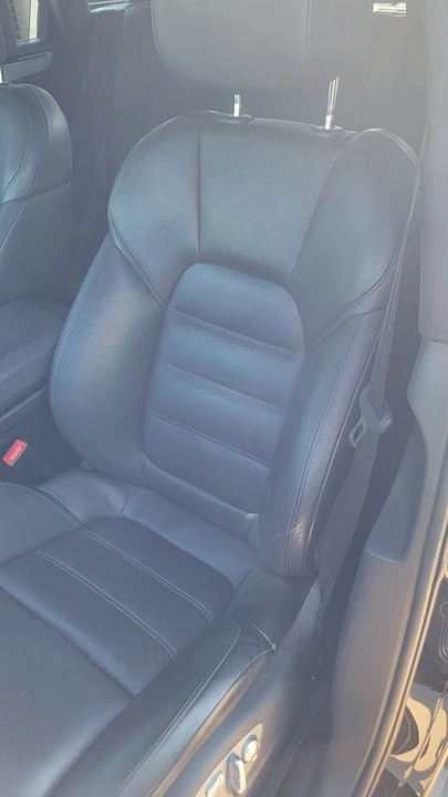 2015 Porsche Macan Turbo - Image 27 of 31