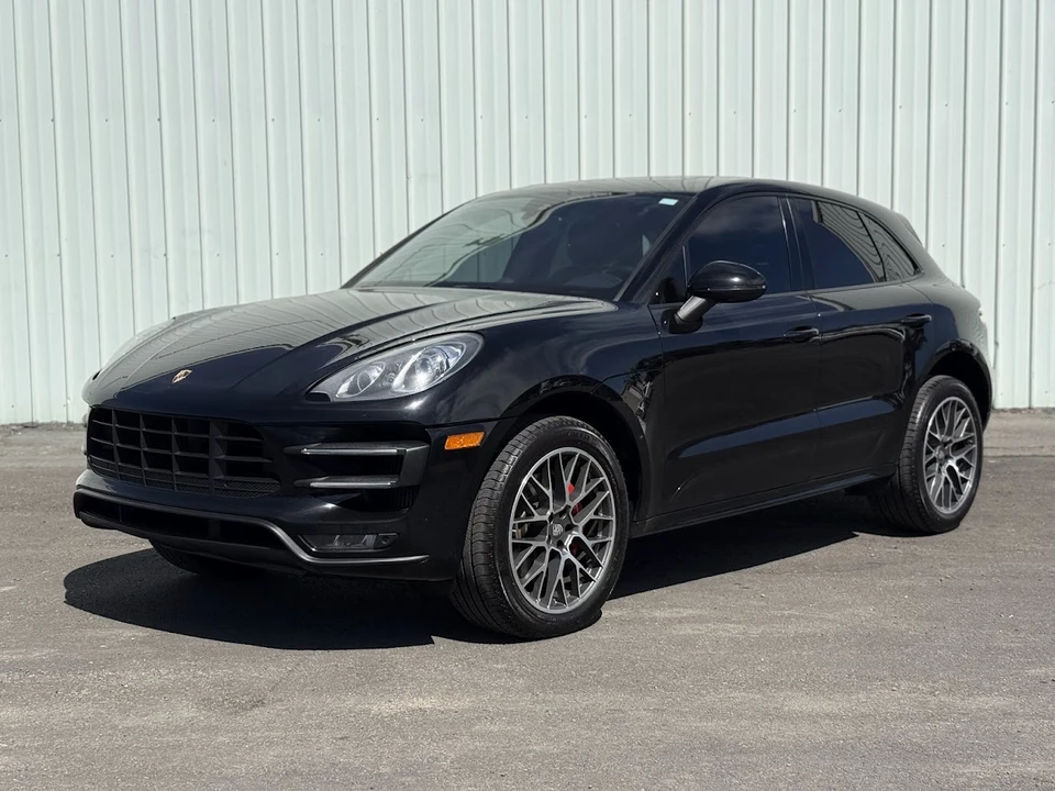 2015 Porsche Macan Turbo - Image 2 of 31