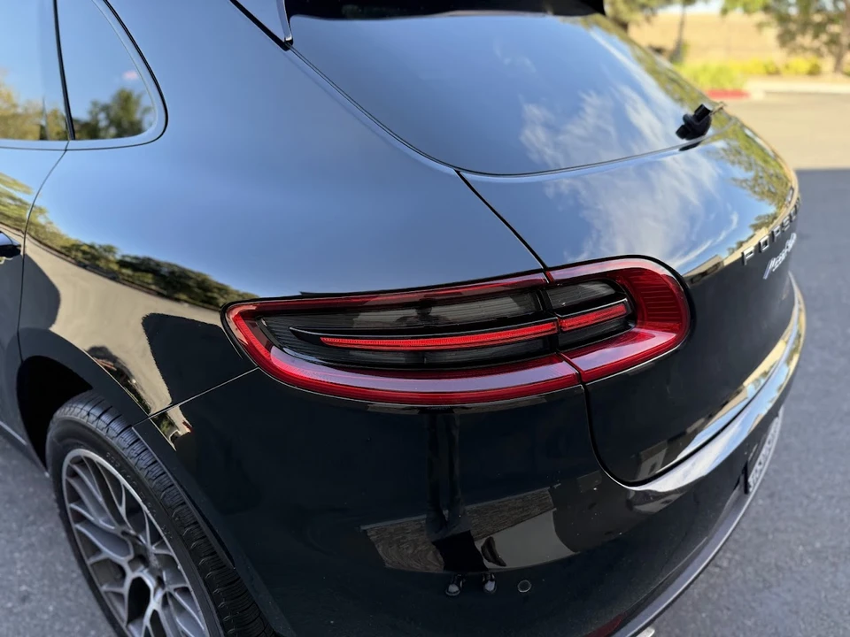 2015 Porsche Macan Turbo - Image 30 of 31