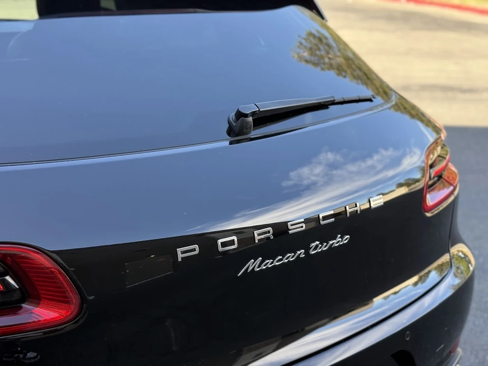2015 Porsche Macan Turbo - Image 29 of 31