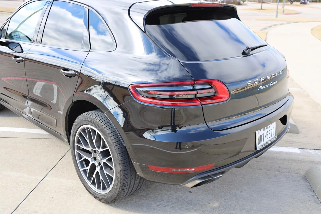 2015 Porsche Macan Turbo - Image 9 of 27
