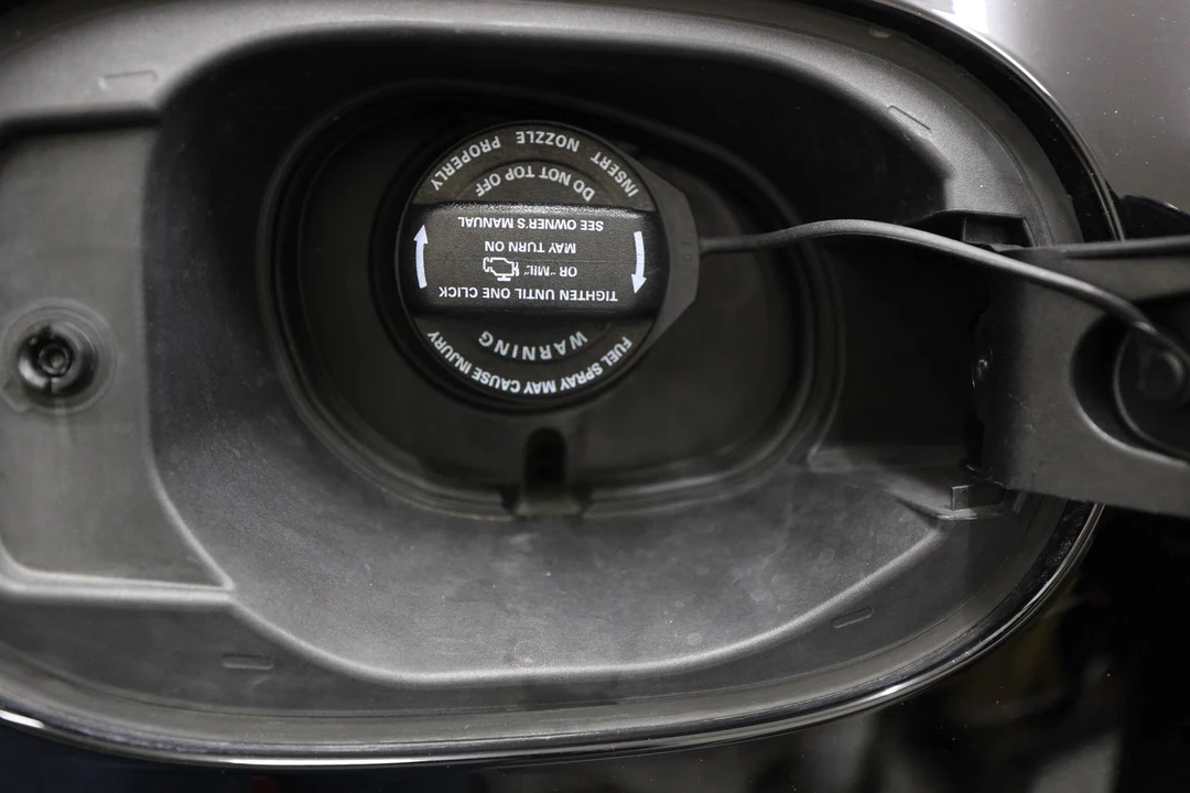 2015 Porsche Macan Turbo - Image 14 of 27