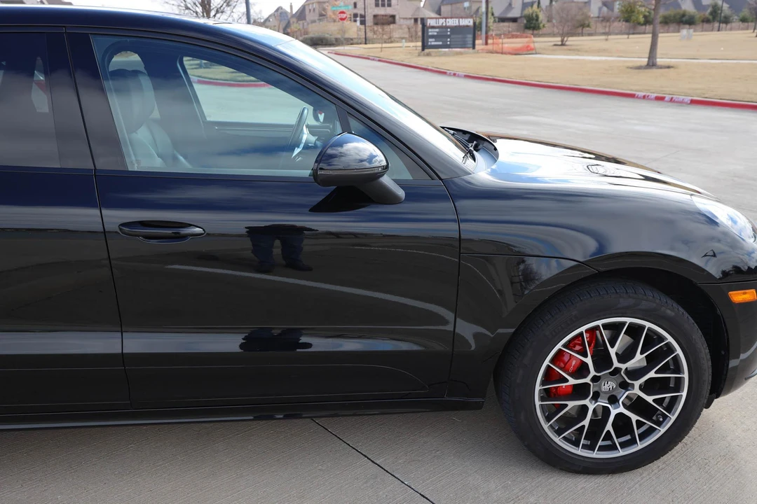 2015 Porsche Macan Turbo - Image 17 of 27
