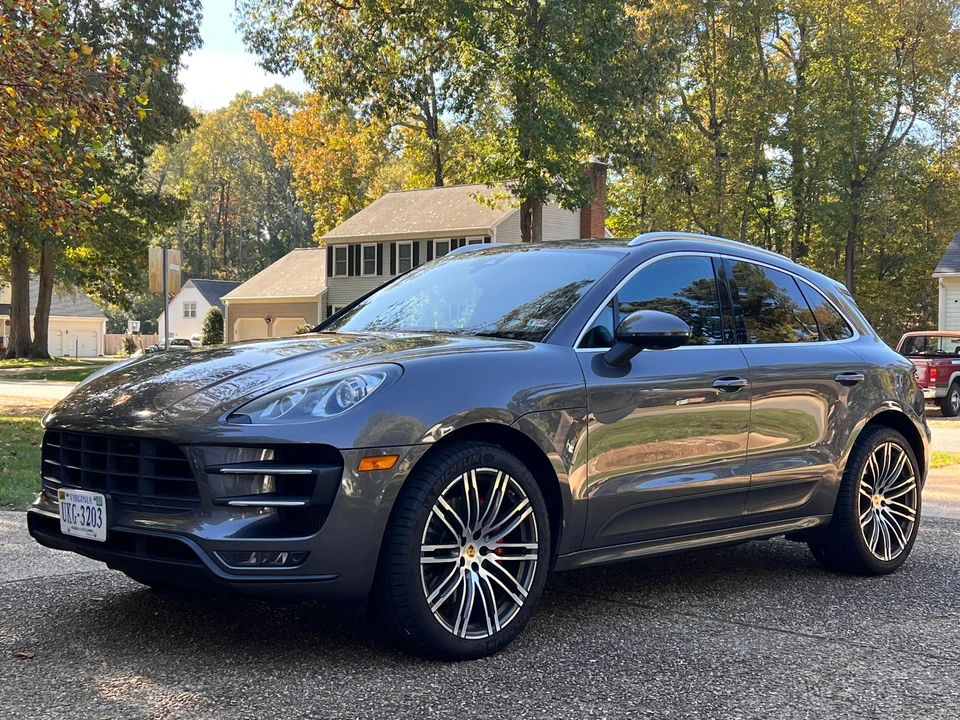 2015 Porsche Macan Turbo - Image 9 of 31
