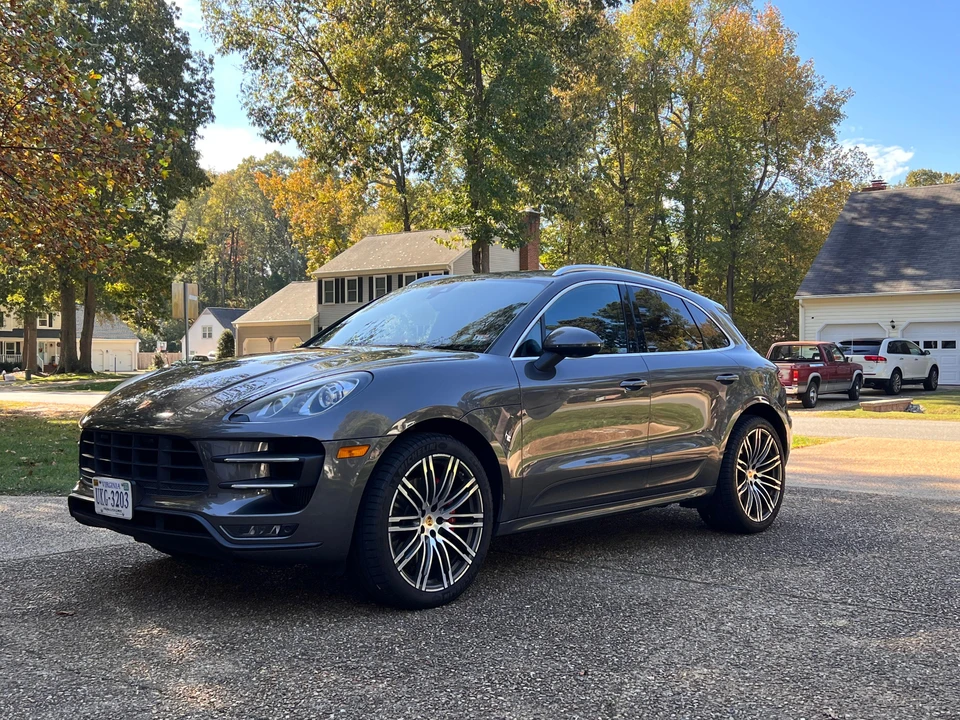 2015 Porsche Macan Turbo - Image 8 of 31