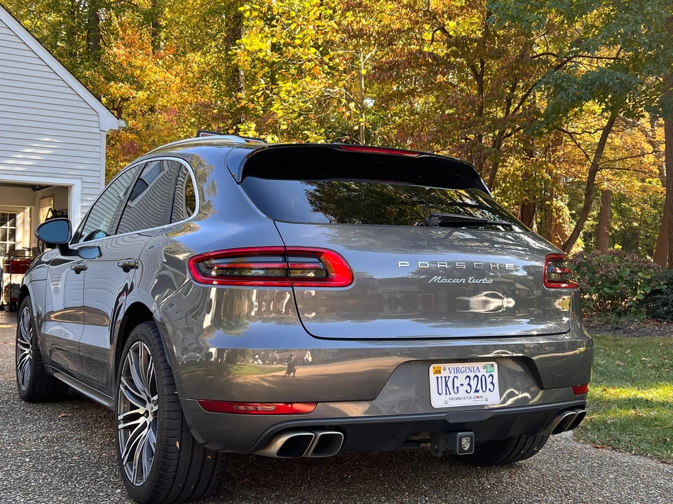 2015 Porsche Macan Turbo - Image 11 of 31