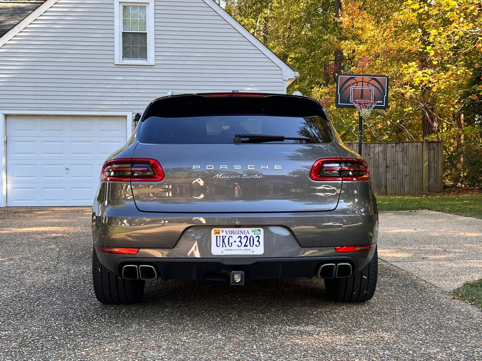 2015 Porsche Macan Turbo - Image 12 of 31