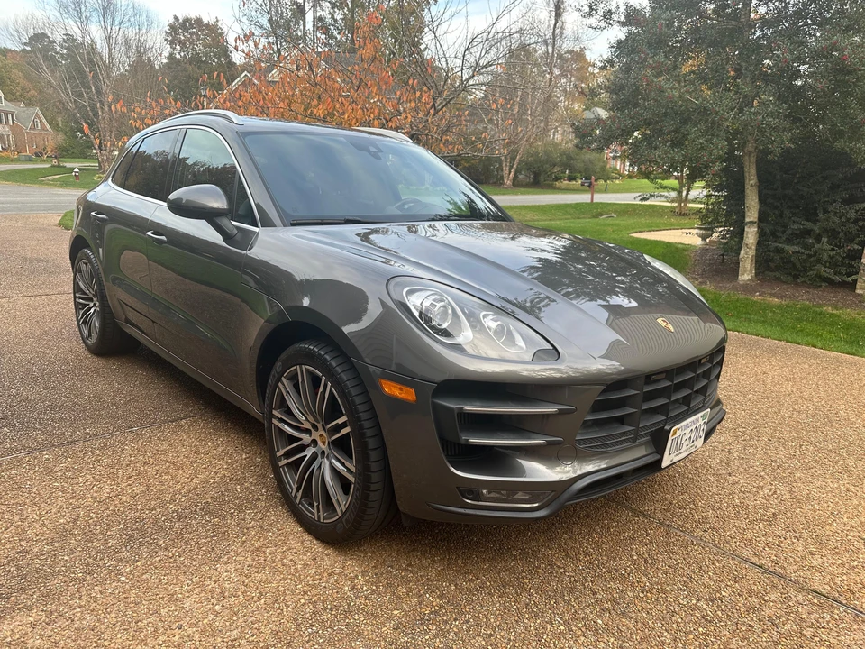 2015 Porsche Macan Turbo - Image 20 of 31
