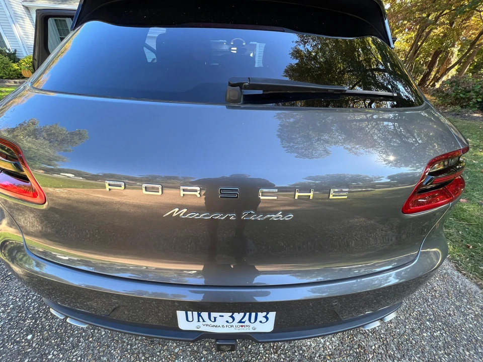 2015 Porsche Macan Turbo - Image 27 of 31