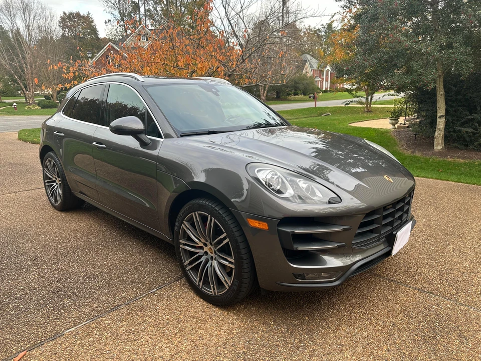 2015 Porsche Macan Turbo - Image 19 of 31