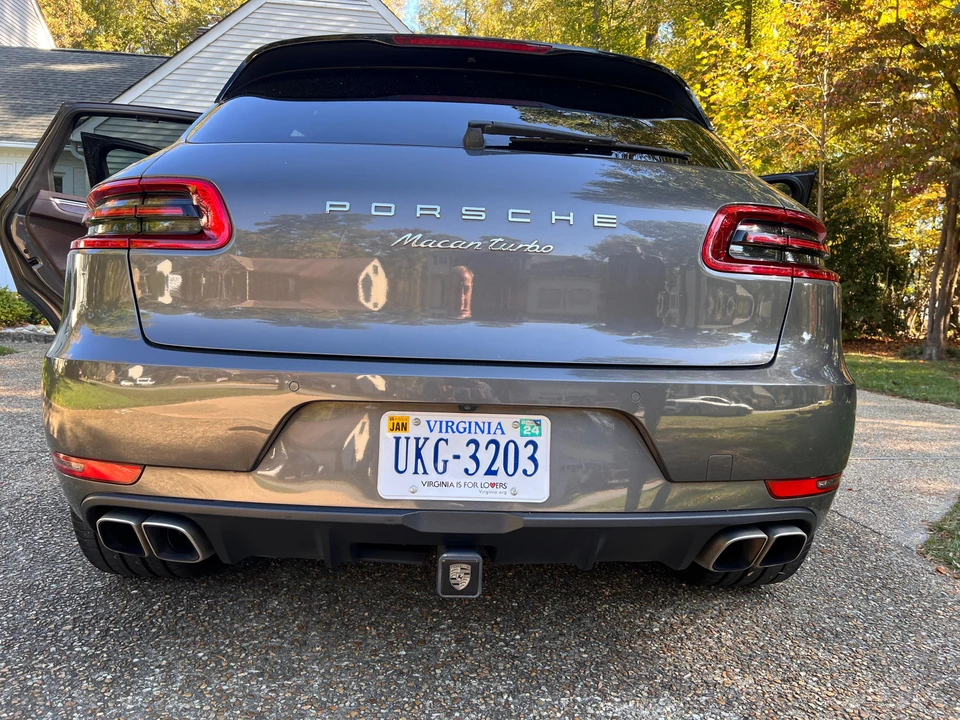 2015 Porsche Macan Turbo - Image 13 of 31