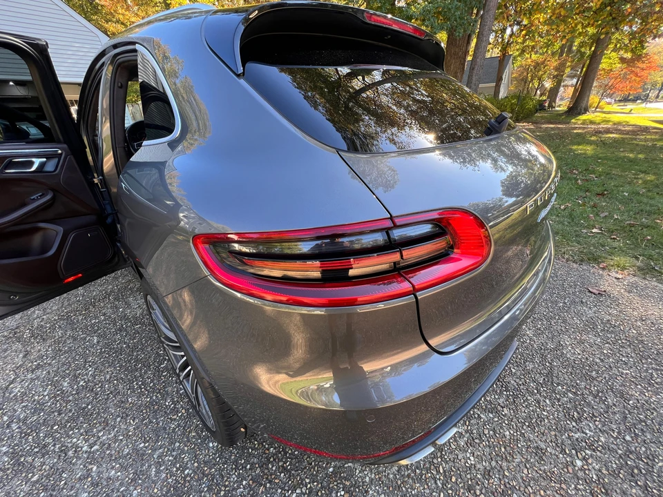 2015 Porsche Macan Turbo - Image 24 of 31