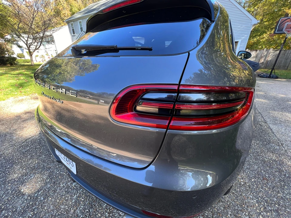 2015 Porsche Macan Turbo - Image 28 of 31