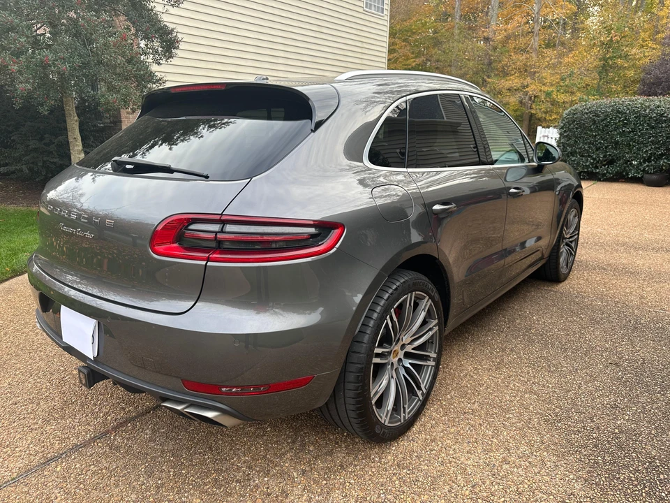 2015 Porsche Macan Turbo - Image 14 of 31